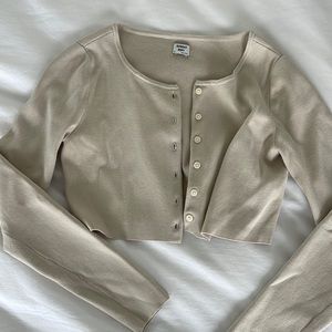 ARITZIA CROPPED CARDIGAN